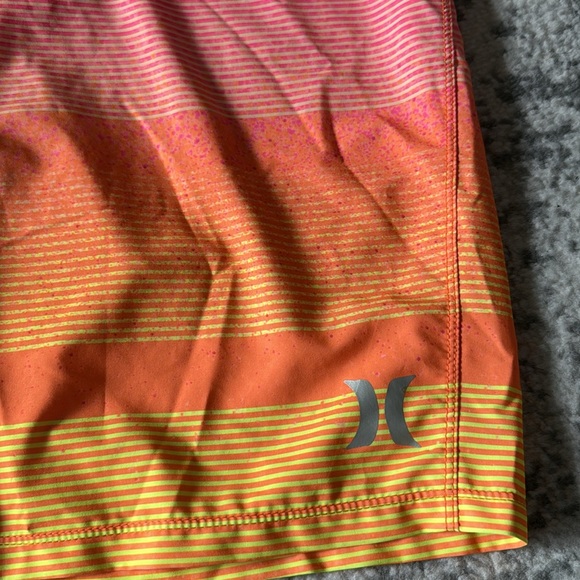 Hurley Men's Pink and Orange Swim Shorts - Picture 4 of 7
